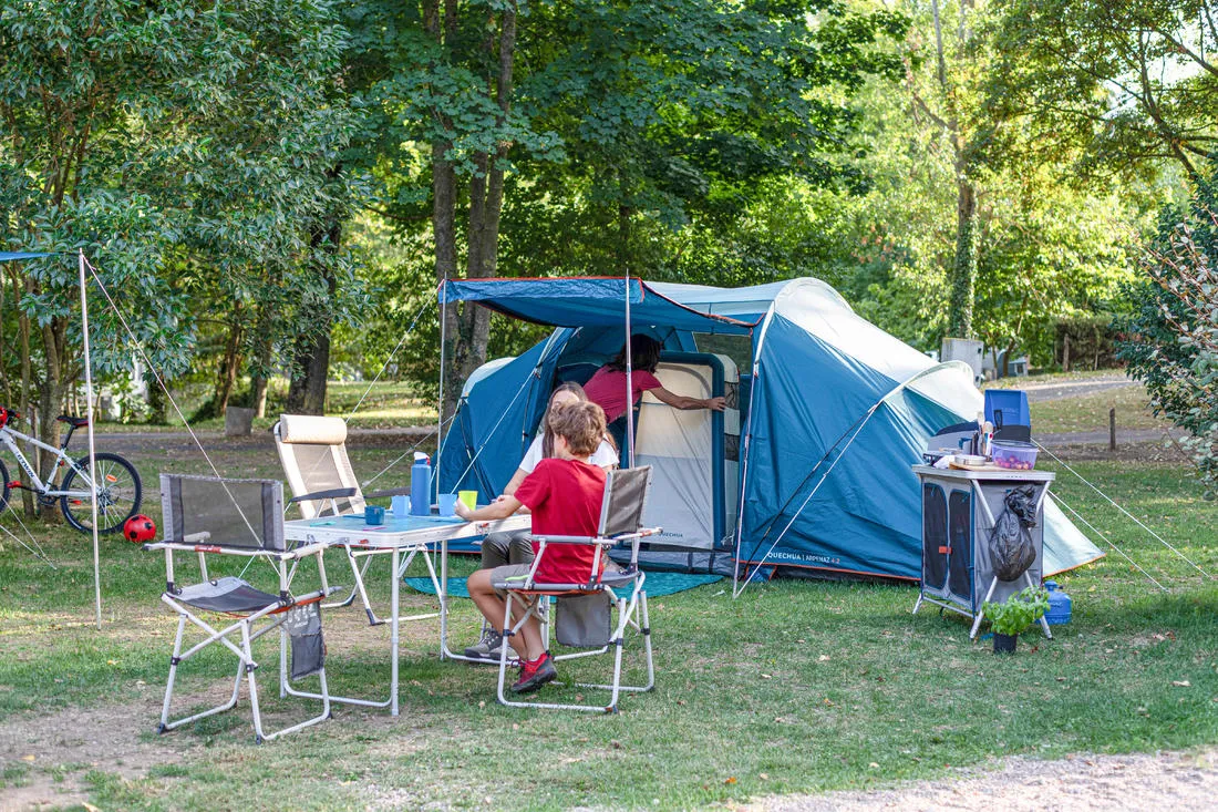 Family Camping Tent 4 Person - Arpenaz 4.2