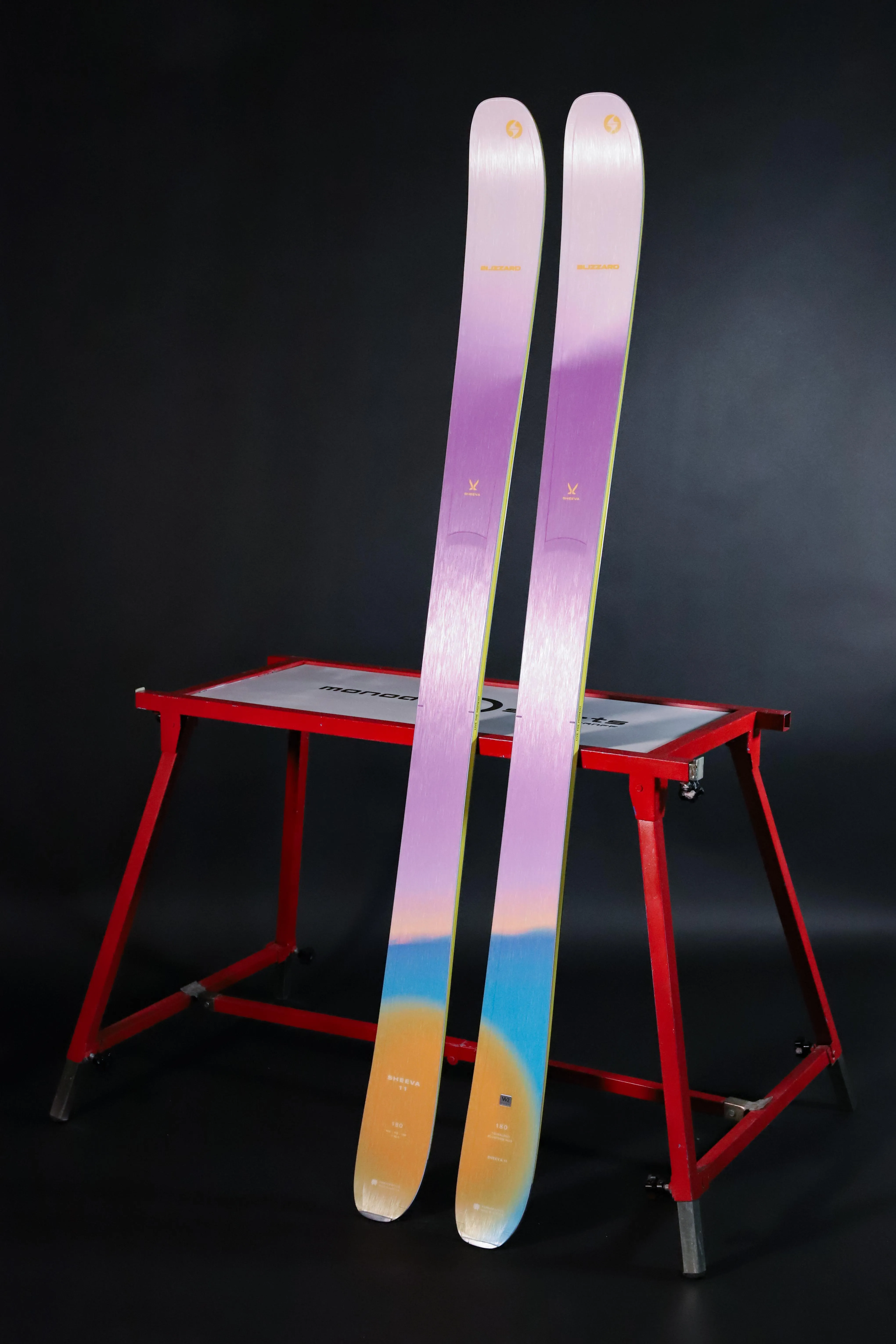 Sheeva 11 Skis 2025